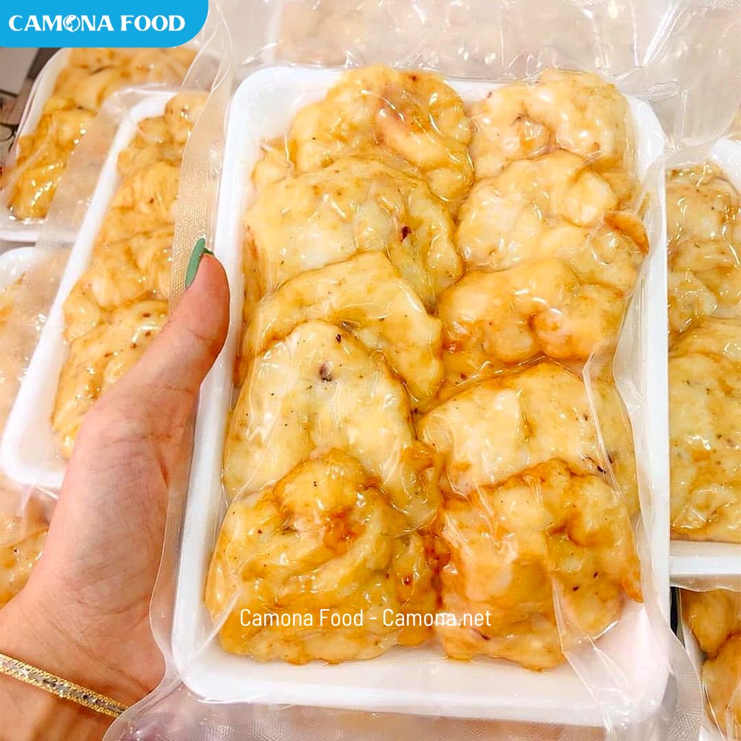 Chả mực Hạ Long giã tay chiên vàng, thớ mực rõ, dai giòn sần sật